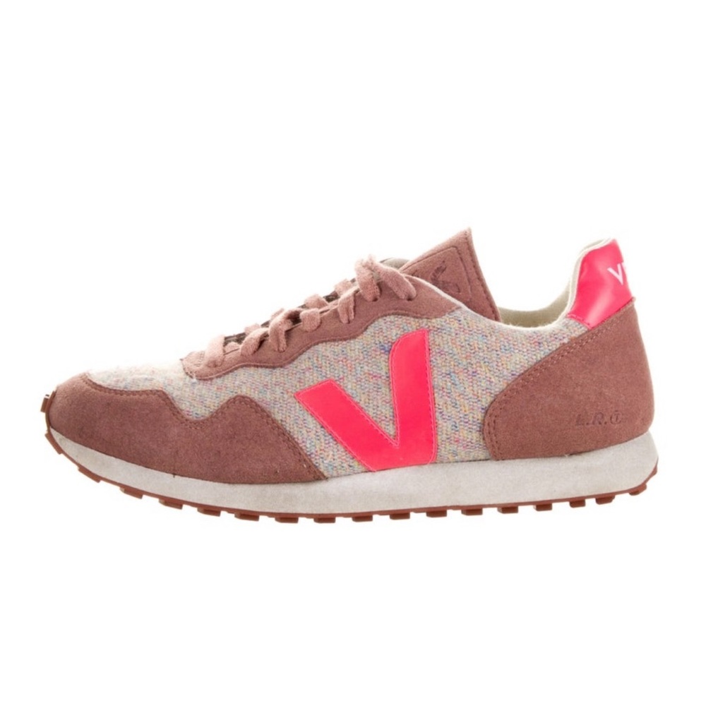 Veja Women's Pink Sneakers